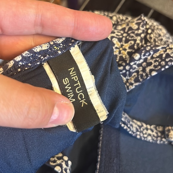 Nip Tuck Swim Size 14 One Piece Bathing Suit Blue and White Flattering - Picture 8 of 9